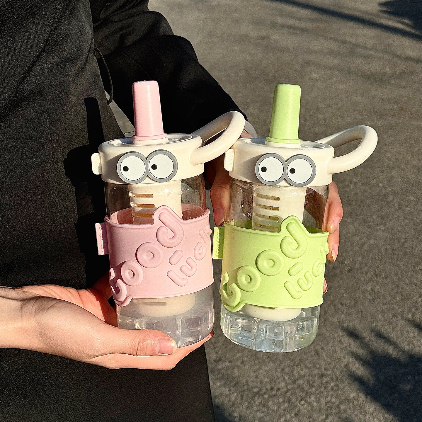 Damen Trinkflasche mit interaktivem Strohhalm und Emotionen Brehn