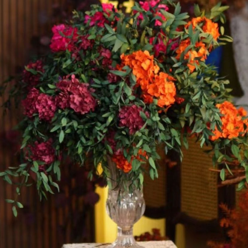 Lebensechte Blumenarrangement Tischschmuck