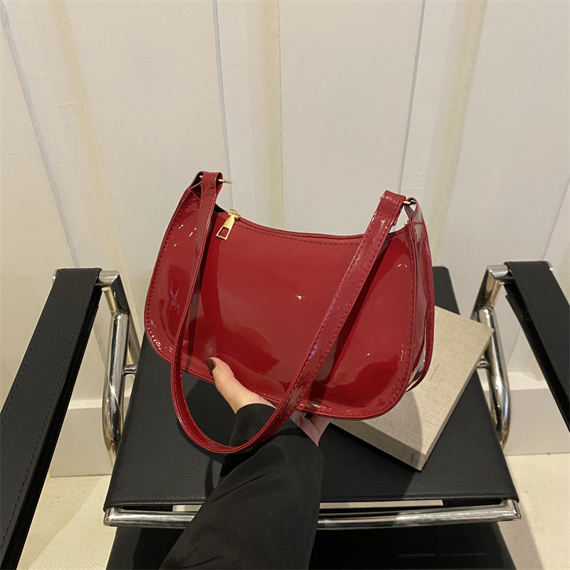 Chic Lackleder Schultertasche Brehn