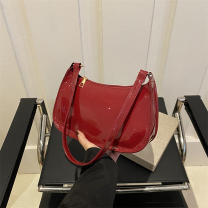 Chic Lackleder Schultertasche Brehn