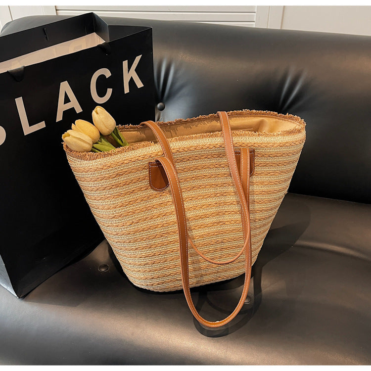 Strandtasche mit Einzigartigem Geflochtenem Design Brehn