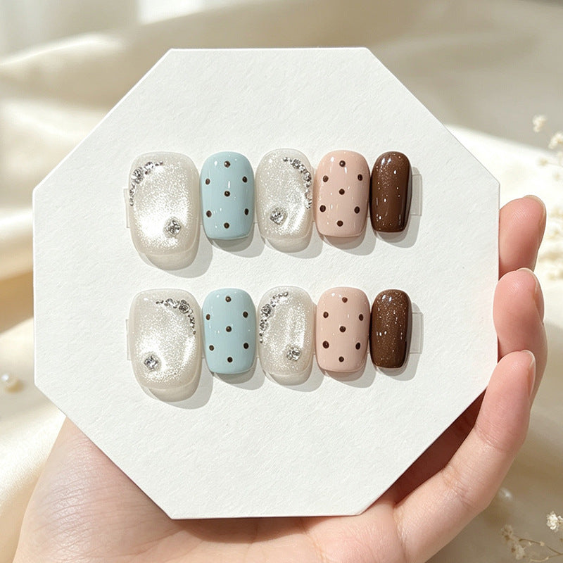 Luxuriöses dekoratives Press-On-Nagelset Brehn
