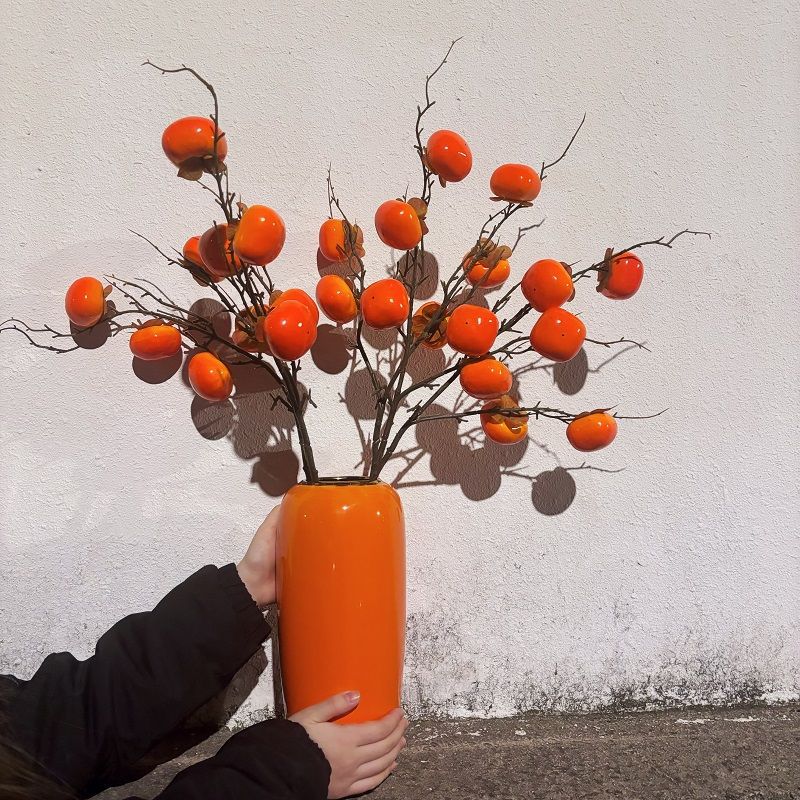 Elegante dekorative Blumenanordnung für die Hausdekoration