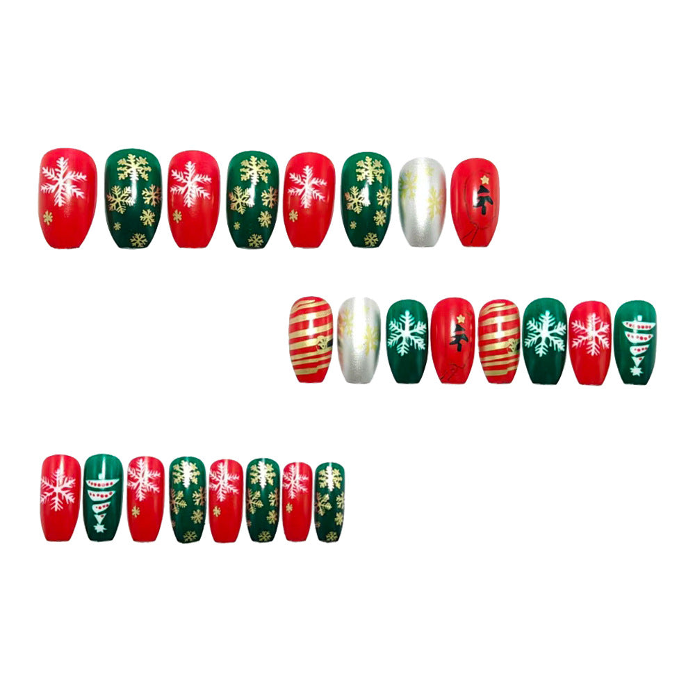 Weihnachtskunstnägel mit Festlichem 3D Design Brehn