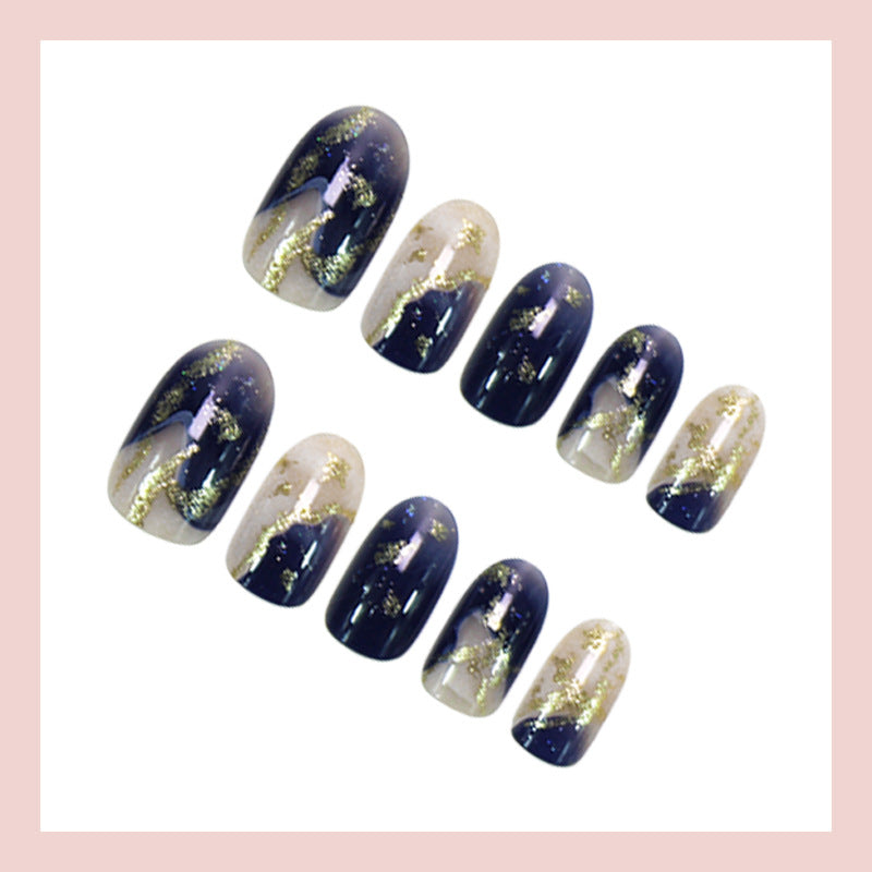 Kunstnagelset mit glamourösen Sternen- und Glitzerdetails Brehn