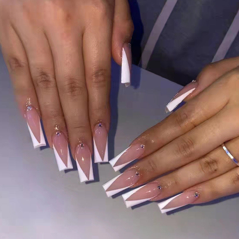 Künstliche Nagelspitzen mit elegantem Design Brehn