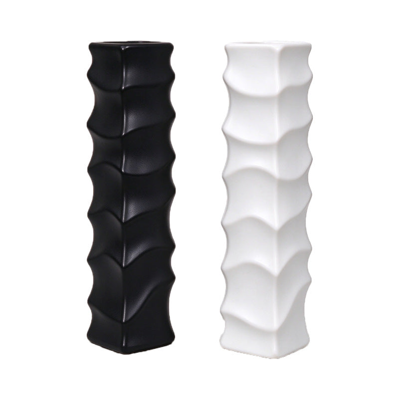 Dekorative Slim Wave Vase Brehn