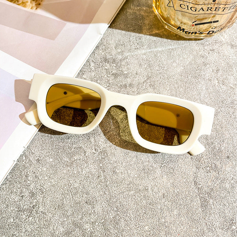 Damen modische Sonnenbrille mit auffälligem Design Brehn