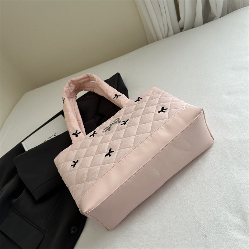 Gestepptes Dekoratives Bogen Handtasche