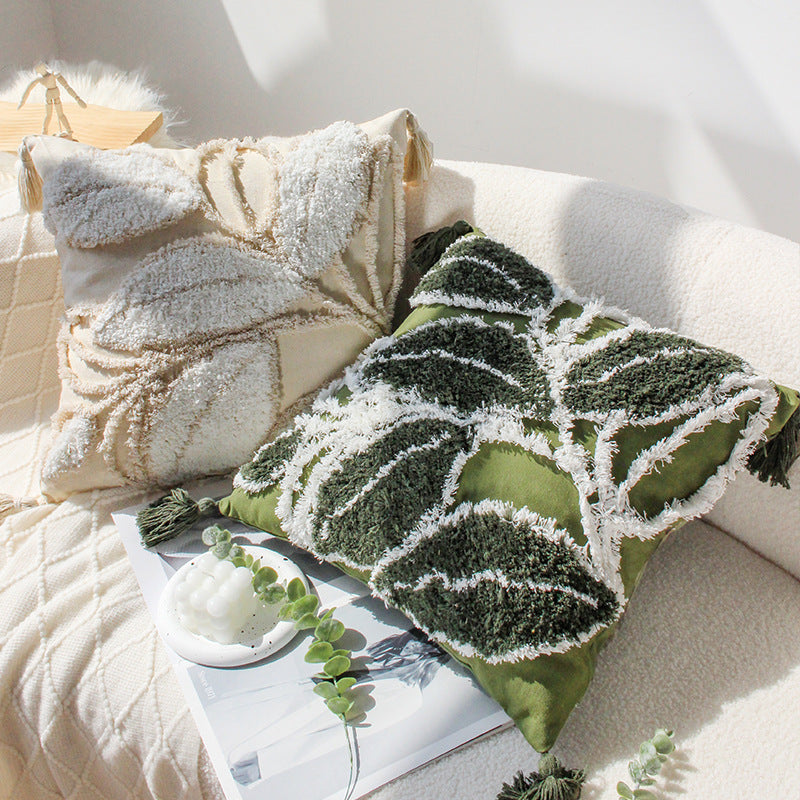 Quadratischer Kissenbezug mit reliefiertem Blatt‑Tufting und Chenille‑Applikation Brehn