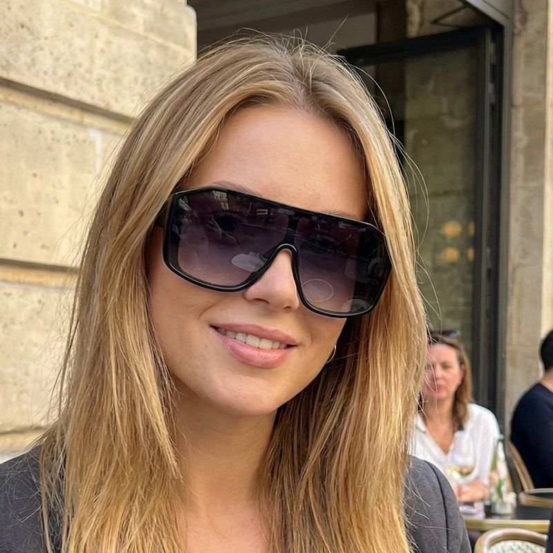 Damen Modische Oversized-Sonnenbrille im futuristischen Design Brehn
