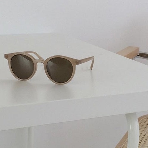Modische Runde Sonnenbrille Im Minimalistischen Design Brehn