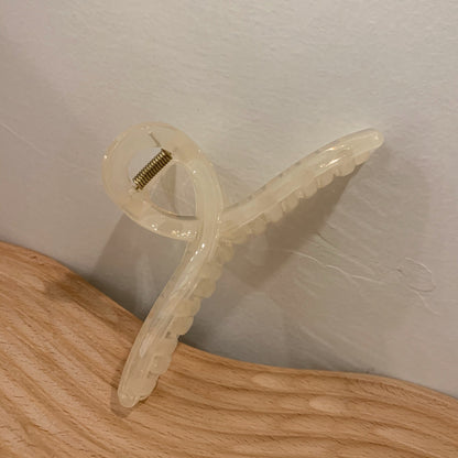 Oversized Wellen-Design Haarkrallenclip Brehn