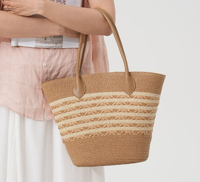 Strandtasche Aus Natürlichem Geflochtenem Material mit Eleganten Akzenten Brehn
