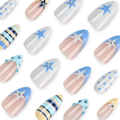 Kunstvolle Stiletto-Nägel mit maritime Designs Brehn