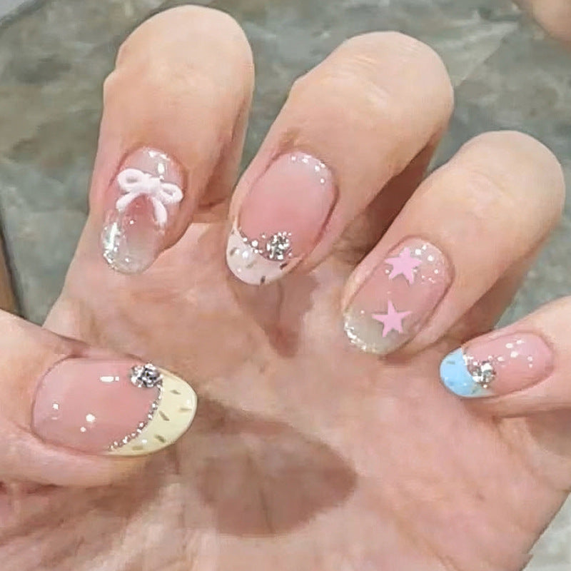 Kunstnagelset mit eleganten Glitzerakzenten Brehn