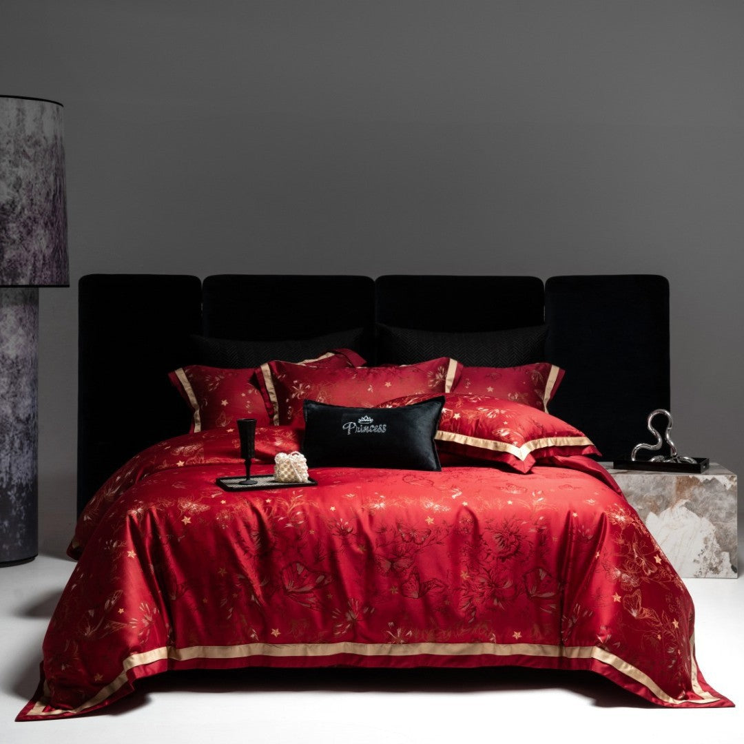 Opulente Satin-Bettwäschegarnitur mit Jacquard‑Blumenmotiv und goldveredelter Zierkante