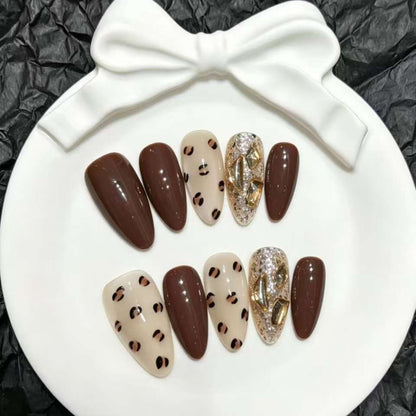 Künstlerisches Press-On Nagelset mit Strass und Leopardenmuster