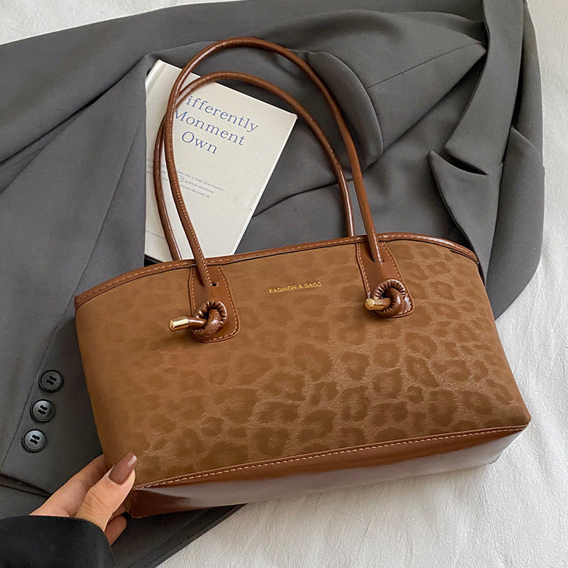 Texturierte Handtasche