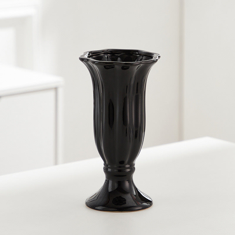 Dekorativer floraler Relief-keramischer Vase für die Wohnkultur