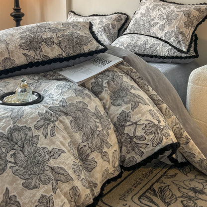 Plüsch Floral-Prägung Samt-Wende Bettbezug Set mit Pom-Pom Besatz