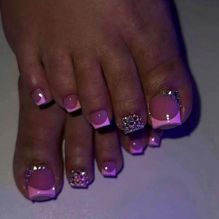 Fußnagelkunst mit Glitzersteinen Brehn