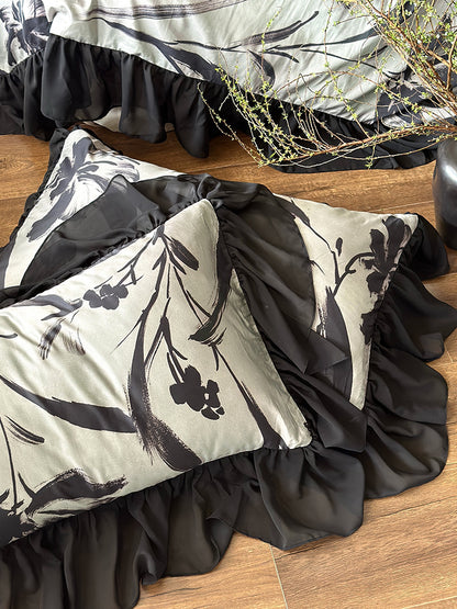 Romantischer Bettbezug mit gerafftem Volant, Chiffon-Rüschensaum und großfloralem Print