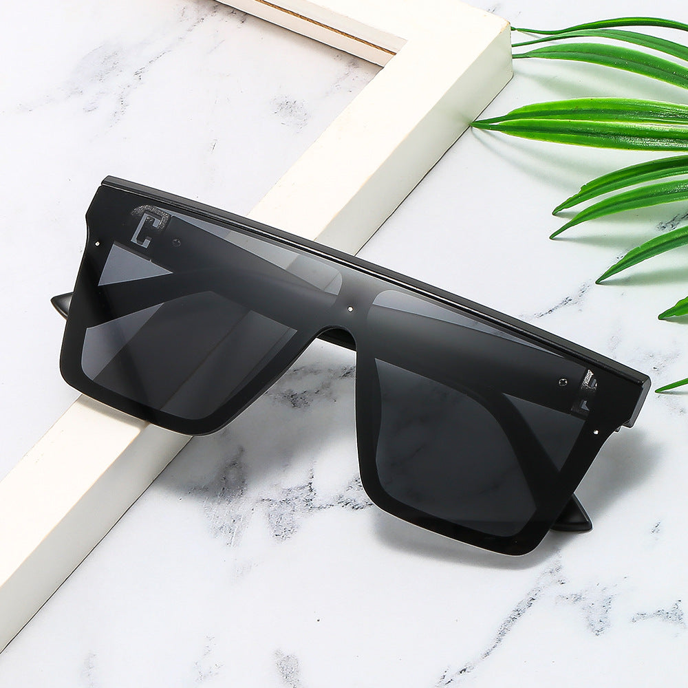Damen oversized Sonnenbrille im trendigen Stil mit breiter Rahmenkonstruktion Brehn