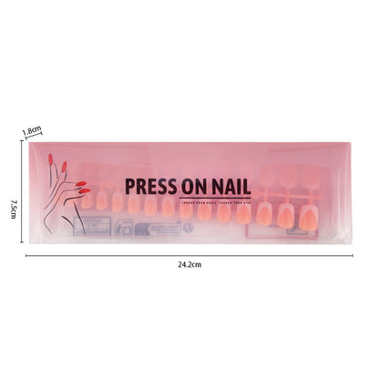 Kunstnagelset mit eleganten French-Tipps und minimalistischen Designs Brehn