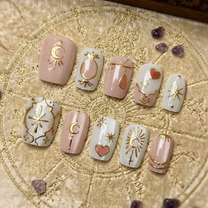Künstlerisches Press-On-Nägel-Set mit himmlischen Designs