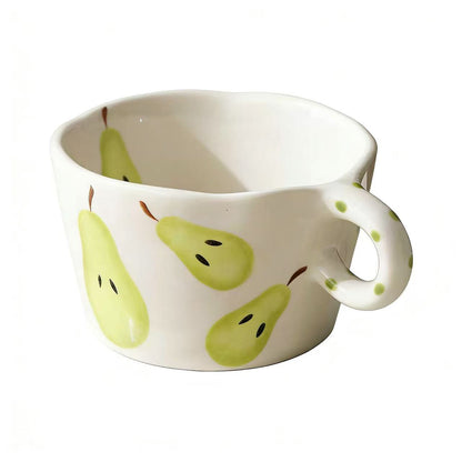 Keramikbecher mit handbemalter Bananen-Illustration und rundem Griff