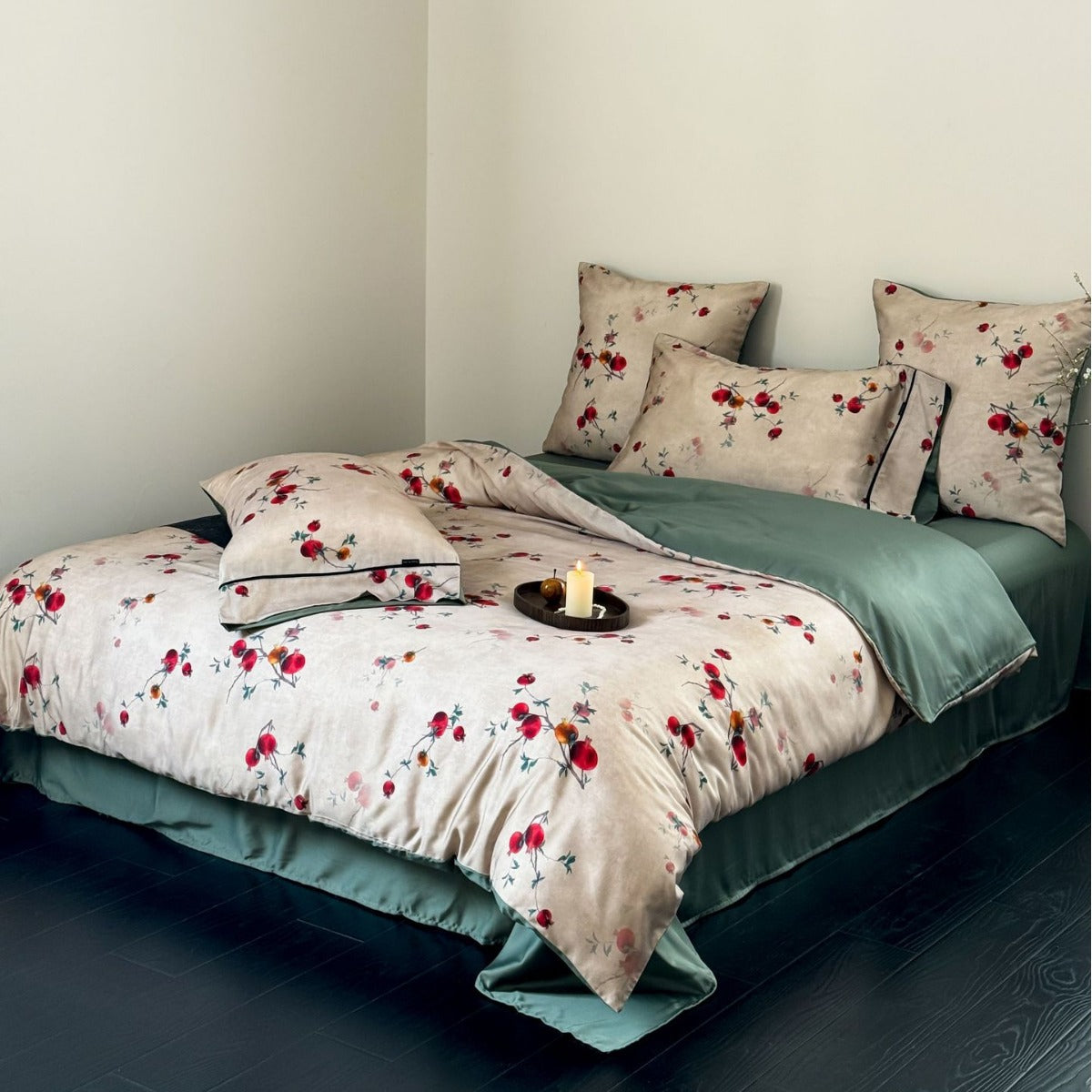 Designer-Bettwäscheset im Toile-Stil mit Volant und seidig-mattem Baumwollsatin
