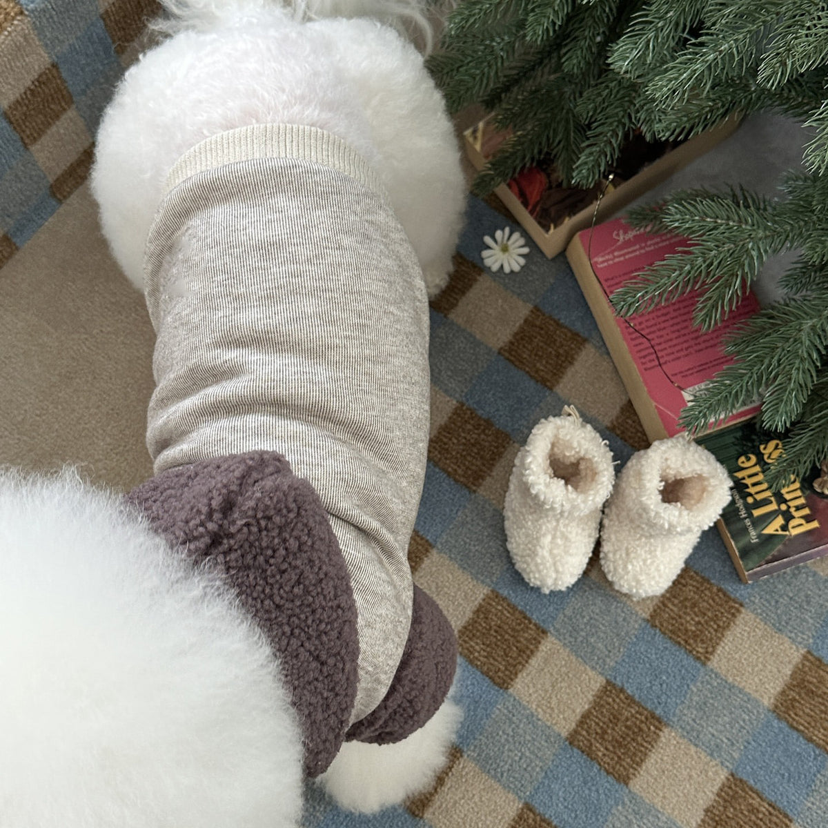 Sherpa-futterted Hoodie Hundepullover mit abnehmbaren Plüsch-Stiefeln