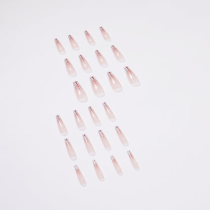 Kunstvolle Nagelverlängerungen mit eleganten Dots und schimmerndem Ombré Brehn