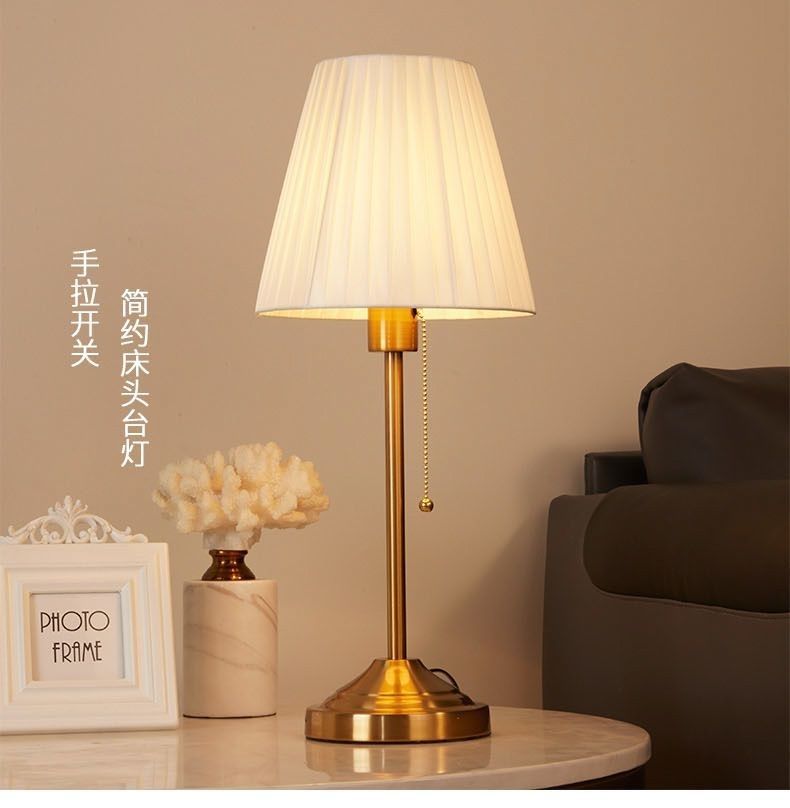 Elegante verstellbare Tischlampe