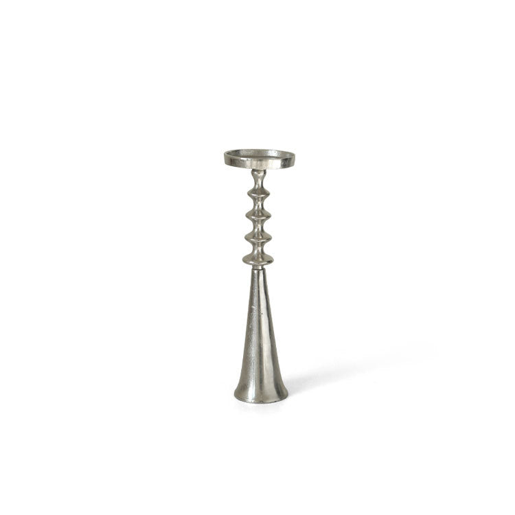 Eleganter Metallkerzenhalter