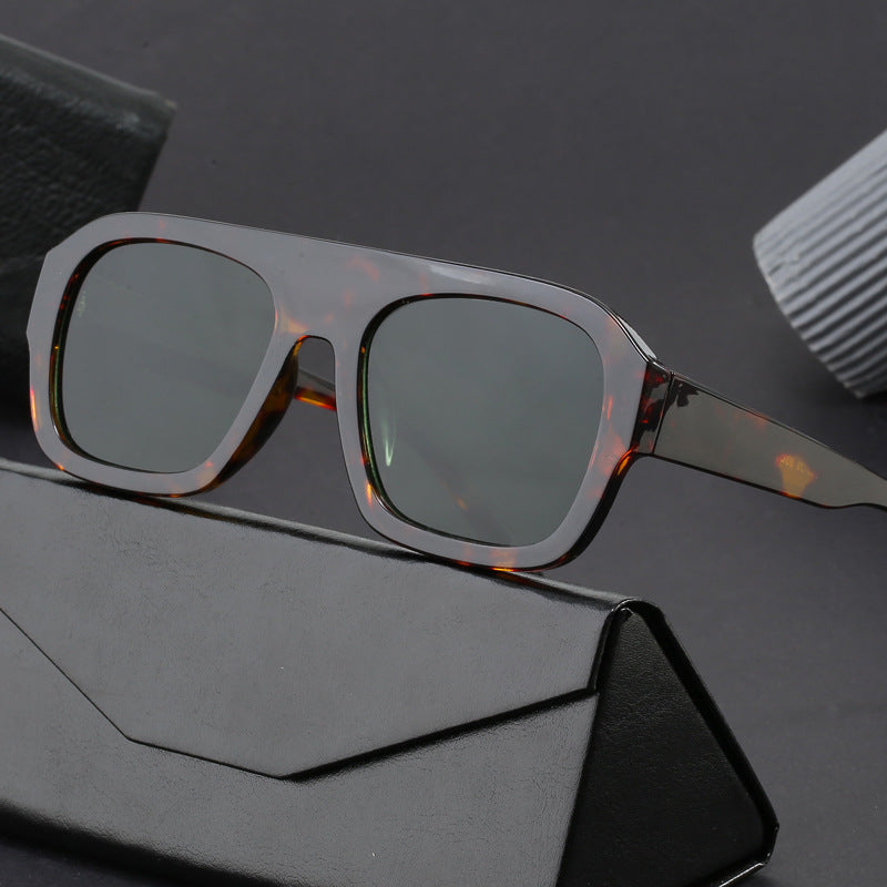 Damen oversize quadratische Sonnenbrille mit modernem Design Brehn