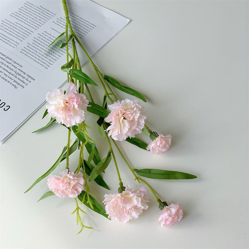 Realistische Seidenblumenstielarrangement