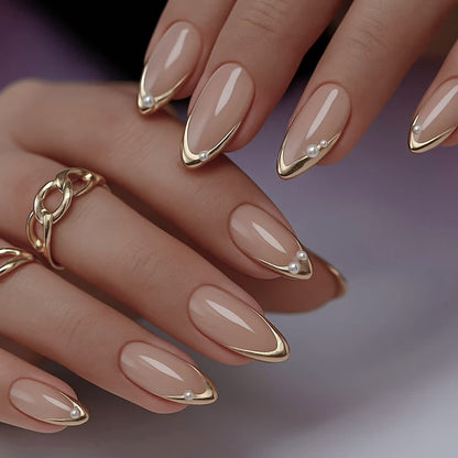 Elegante Stiletto-Nagelkunstverlängerungen mit Perlenakzenten Brehn