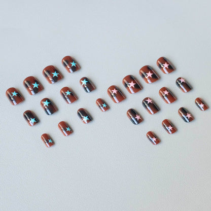 Künstlerisches Sternmotiv Nail Art