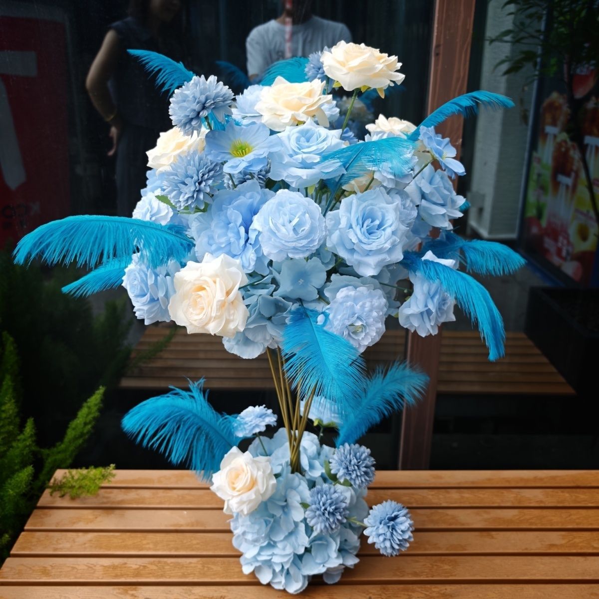 Elegante dekorative florale Mittelstück für Zuhause