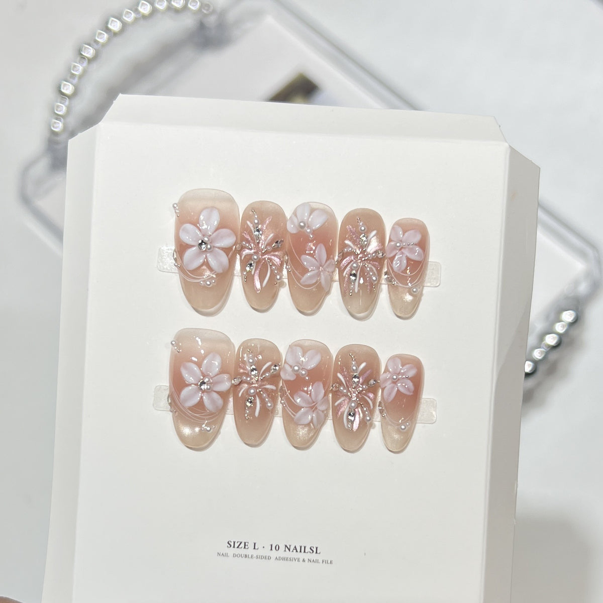 Dekoratives Floral Press-On Nagelkunst-Set Brehn