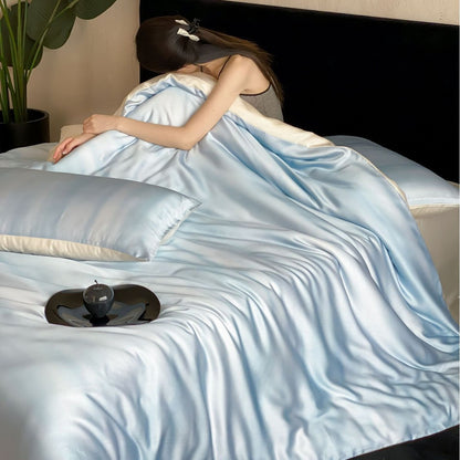 Luxuriöses Satin-Bettwäscheset mit seidig-glänzender Oberfläche