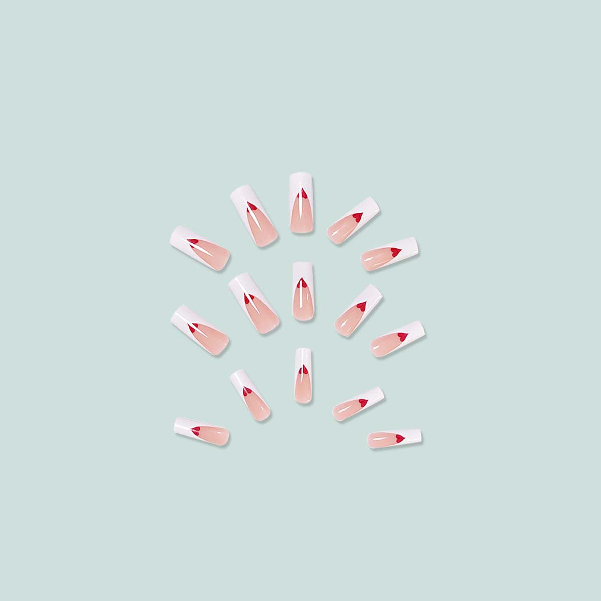 Kunstvolle Nagelverlängerungen mit Herzdesign Brehn