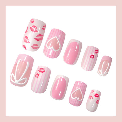 Kunstnagelset mit liebevollen Herz- und Lippenmotiven Brehn