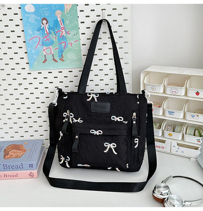 Stylischer gesteppter Rucksack mit mehreren Taschen
