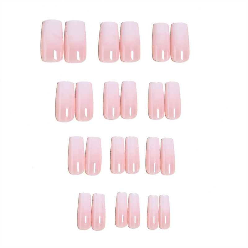 Kunstnagelset im modernen Ombre-Design Brehn