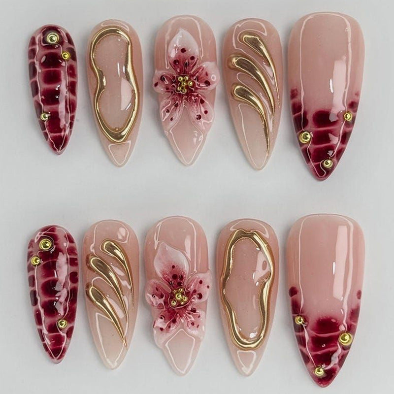 Künstlerische Nagelkunst Brehn