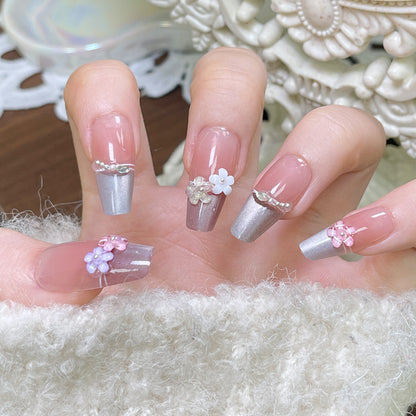 Aufwendige florale Press-On Nagelkunst Brehn