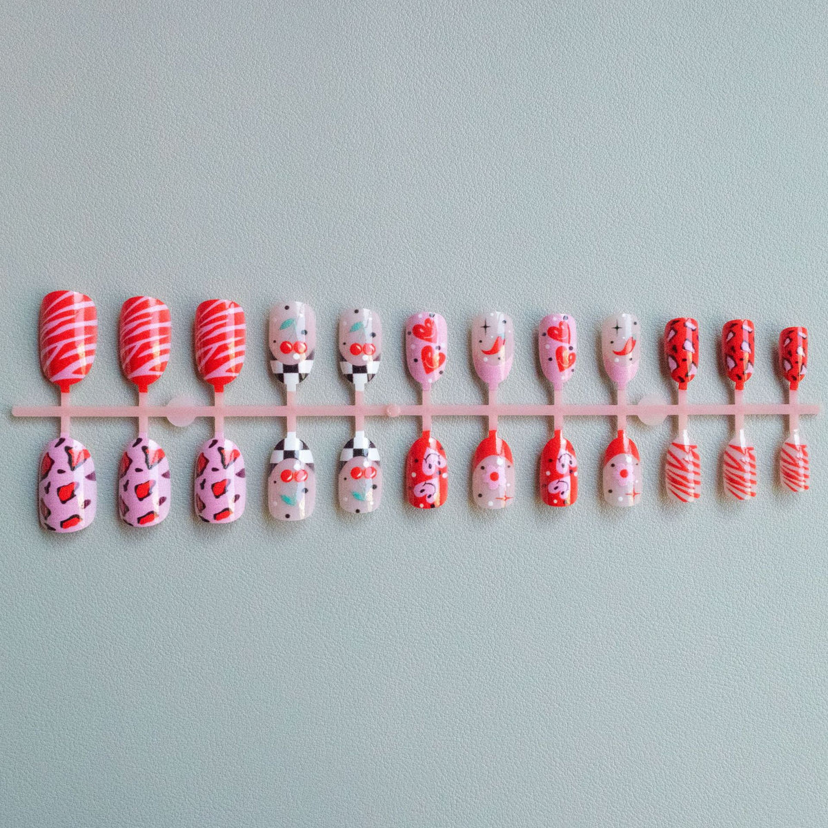 Verspieltes Nagelkunstdesign